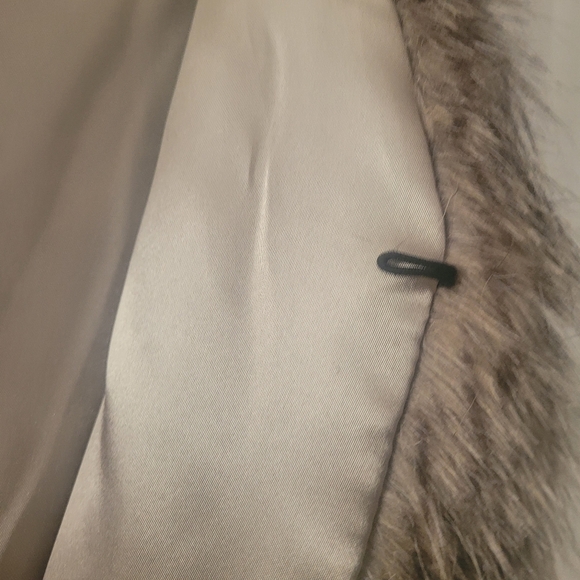 Honey Punch Faux Fur Lined Vest Women's Size L - Picture 6 of 10